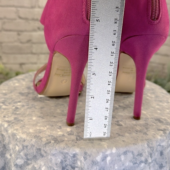 Atrevida Fuchsia 3-Band Open Toe Cut-Out Deco Fringe Stilettos WMS 7M💖NWOT - Picture 8 of 11